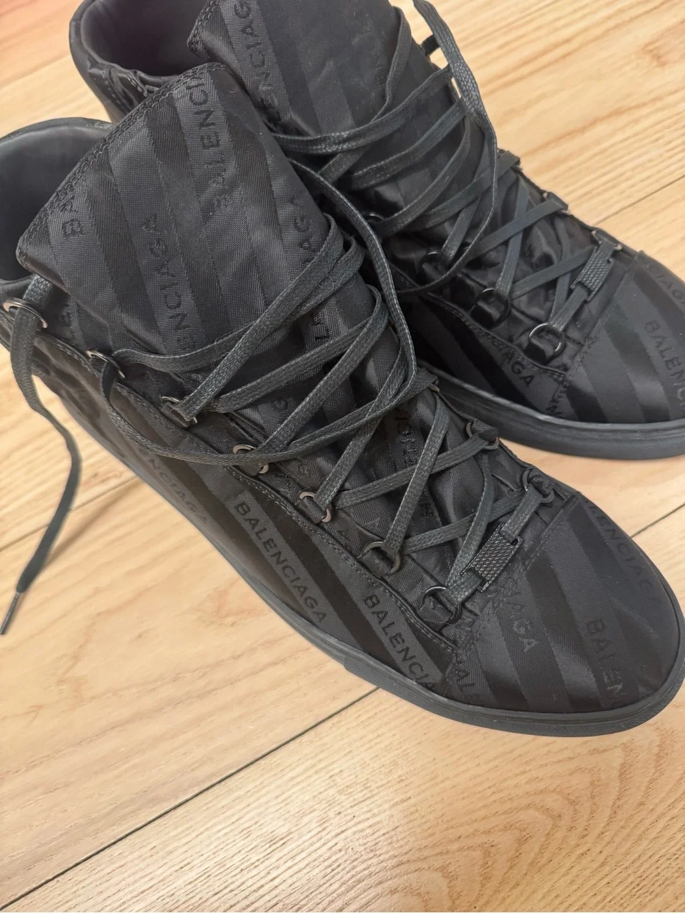 Balenciaga Black High-Top Logo-Striped Sneakers - Picture 7 of 8